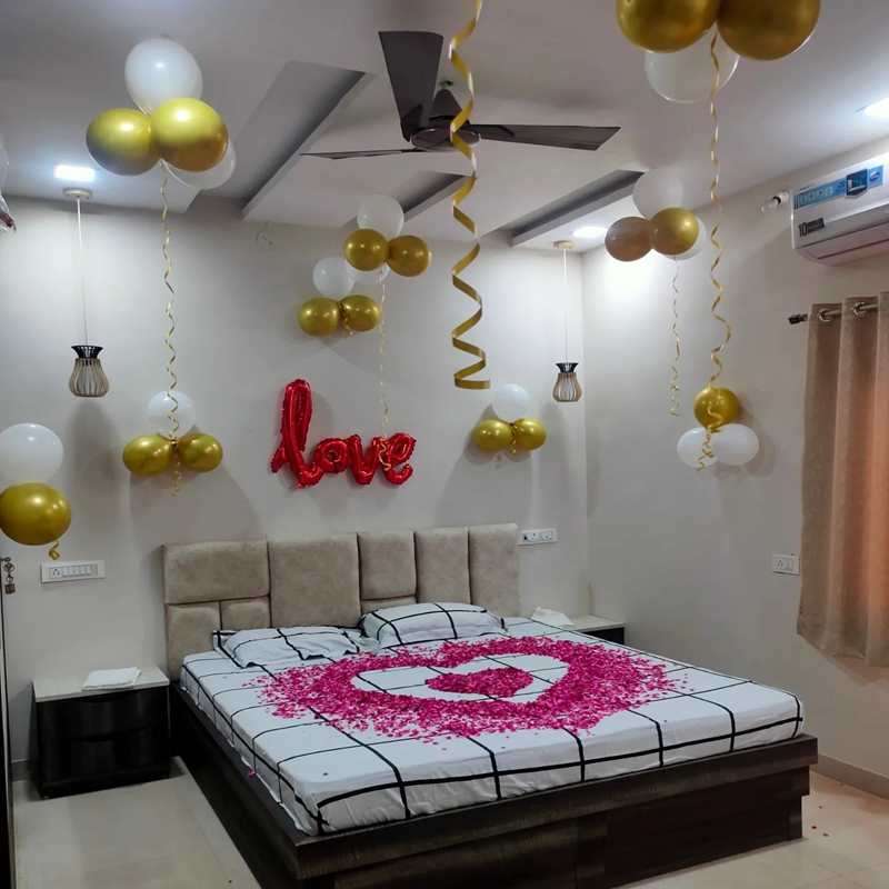 Simple room decoration for wedding night