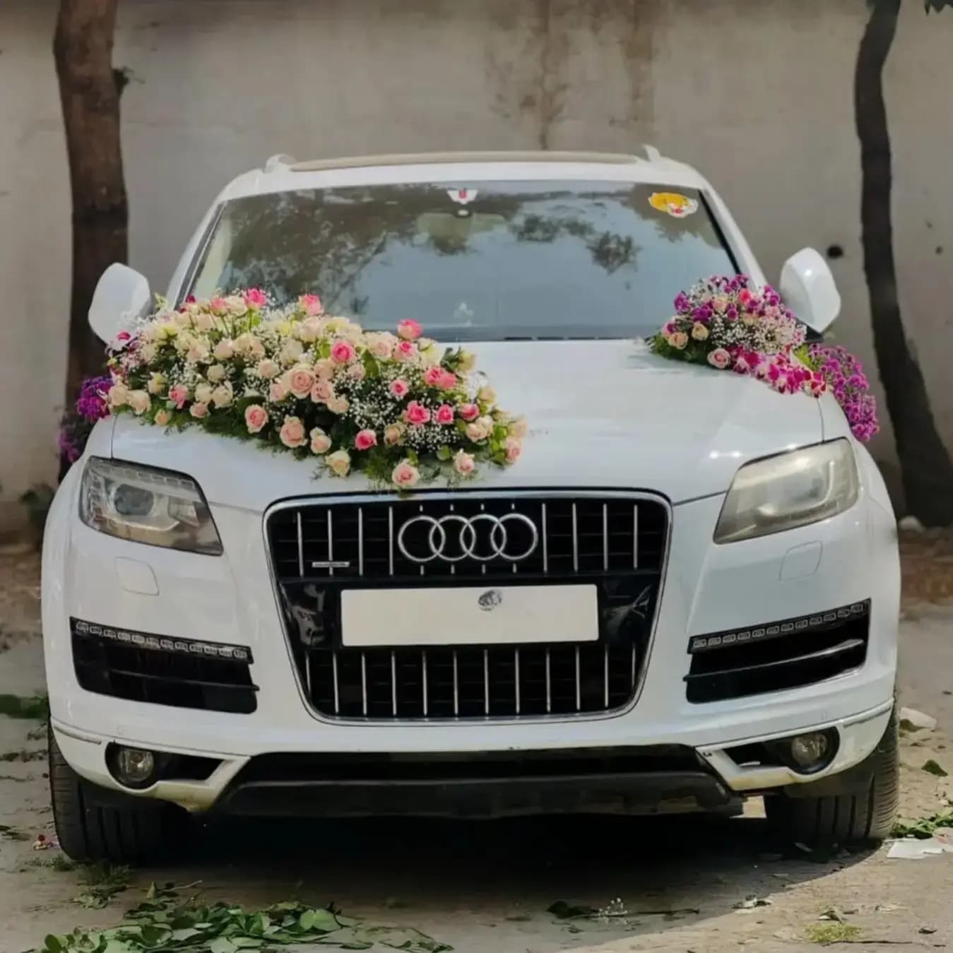 White Car Wedding Decoration