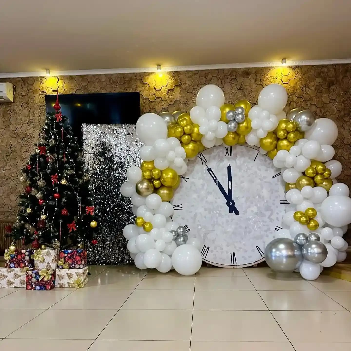 Winter Fest Balloon Decoration