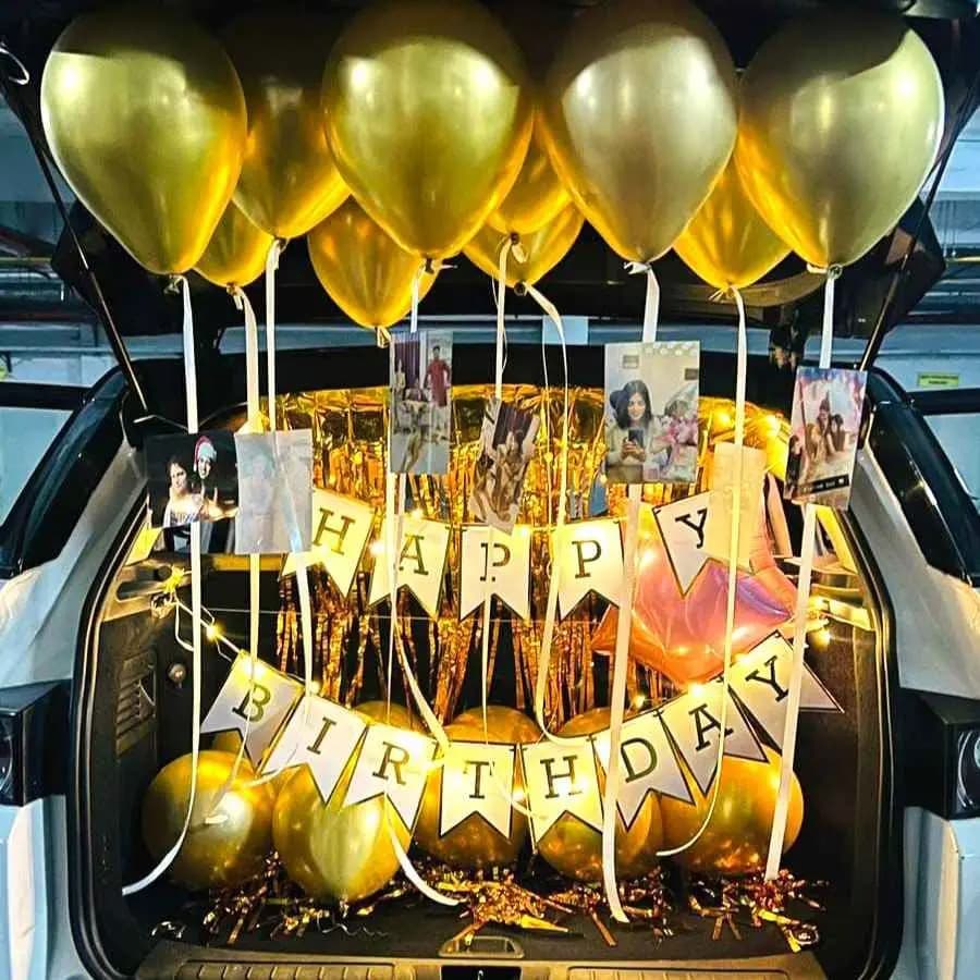 Royal Gold Boot Decor