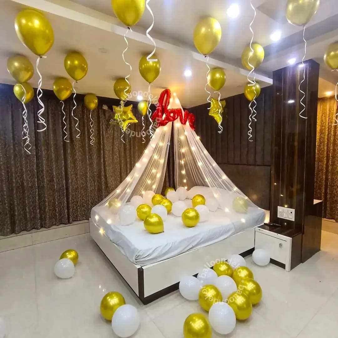 Bed Canopy Room Setup