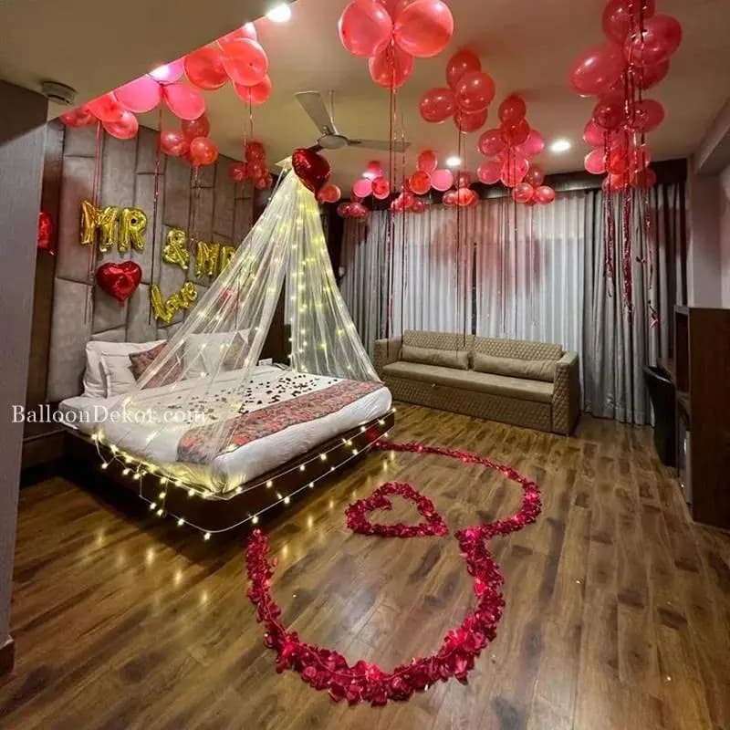 Classic Canopy Decor for 1st Night