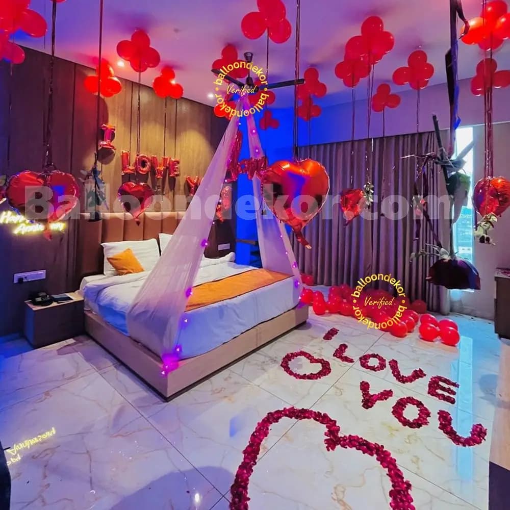 Romantic Room Decoration for Anniversary