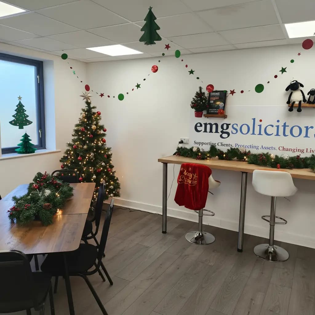 Office Cabin Christmas Celebration Decor
