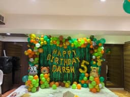 Jungle Kingdom Balloon Decoration